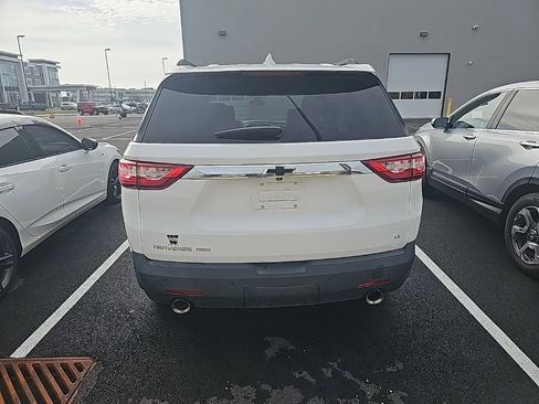 Used 2020 Chevrolet Traverse LT w/ Driver Confidence II Package image 19