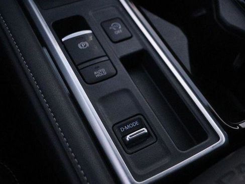 Used 2024 Nissan Pathfinder SL image 20