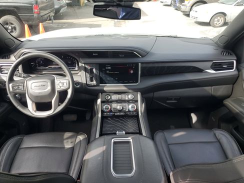 Used 2023 GMC Yukon XL Denali image 20