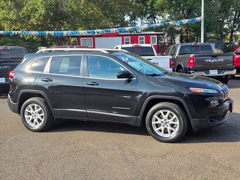 Used 2015 Jeep Cherokee Latitude w/ Comfort/Convenience Group image 2