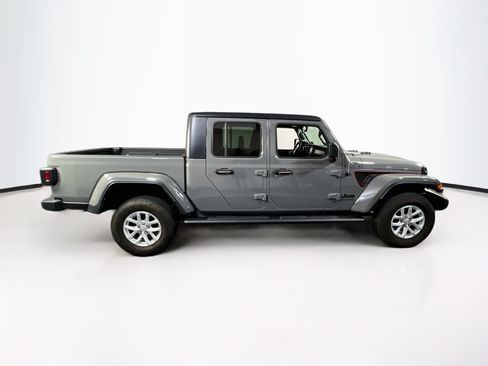 Used 2023 Jeep Gladiator Sport AWD/4WD image 4
