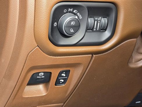 Used 2021 RAM 1500 Laramie image 35