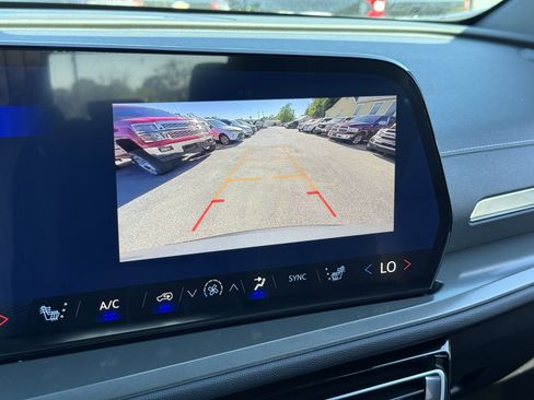 New 2026 Chevrolet Traverse LT w/ Midnight/Sport Edition image 25