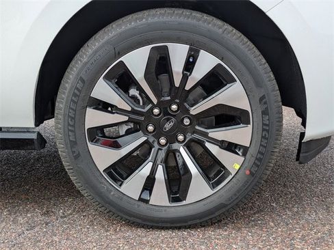 New 2026 Ford Expedition Platinum w/ Driver's Package image 11