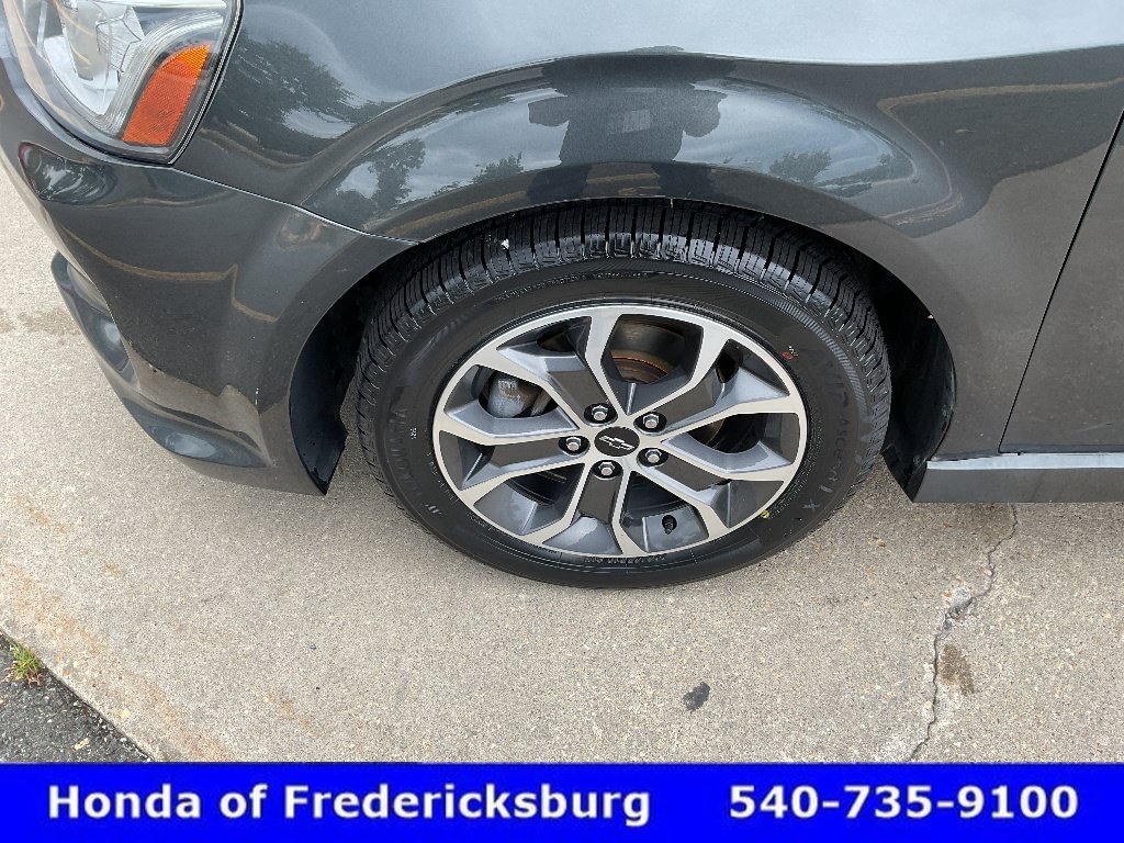 Used 2020 Chevrolet Sonic LT w/ Convenience Package FWD image 10