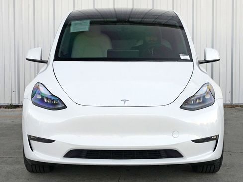 Used 2023 Tesla Model Y Performance image 48