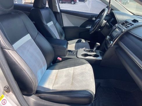 Used 2012 Toyota Camry SE image 17