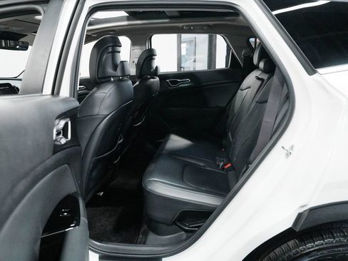 Used 2023 Kia Sportage EX w/ EX Premium Package image 29