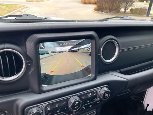 Used 2021 Jeep Gladiator Overland w/ Popular Equipment Package image 26