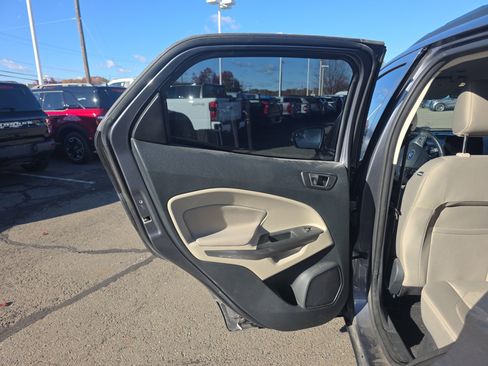 Certified 2019 Ford EcoSport SE image 23