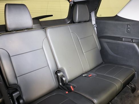 Used 2020 Chevrolet Traverse RS w/ LPO, Floor Liner Package image 35