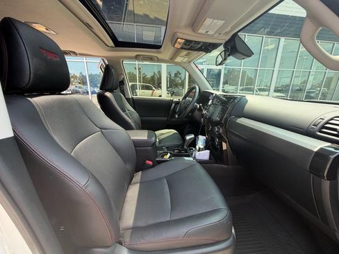 Used 2020 Toyota 4Runner TRD Off-Road Premium w/ TRD Performance Package AWD/4WD image 11