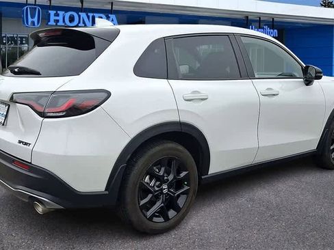 Certified 2025 Honda HR-V Sport image 8
