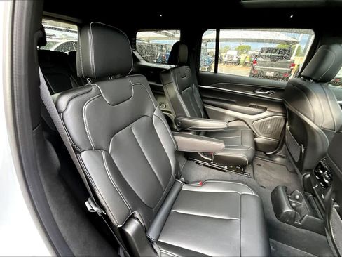 New 2025 Jeep Grand Cherokee L Limited w/ Black Appearance Package image 21