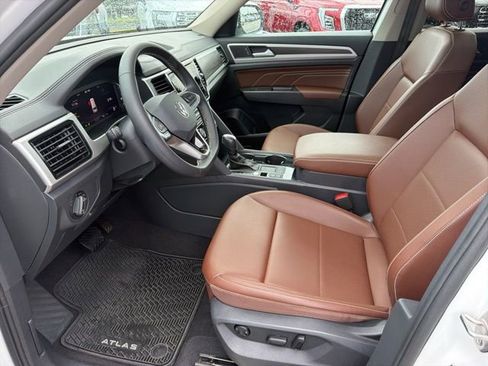 Used 2023 Volkswagen Atlas SE FWD image 13