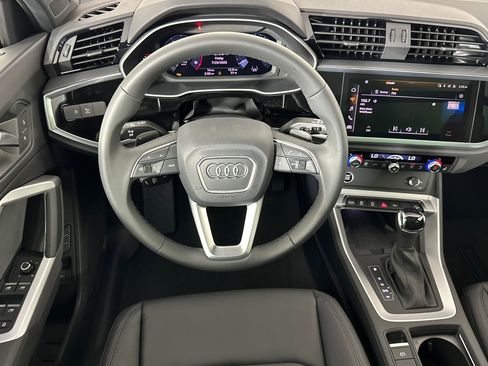 New 2025 Audi Q3 2.0T Premium image 13