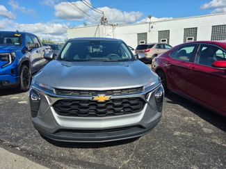 Used 2024 Chevrolet Trax LS w/ LS Convenience Package FWD video 2