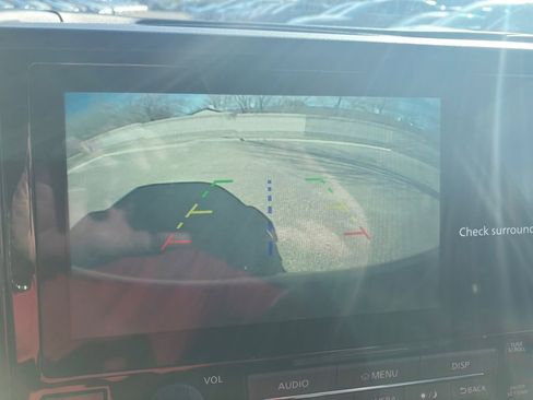 Used 2025 Nissan Frontier PRO-4X image 16