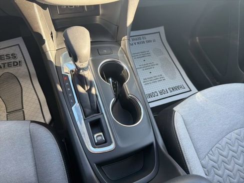 Used 2023 Chevrolet Equinox LT w/ Driver Convenience Package image 30