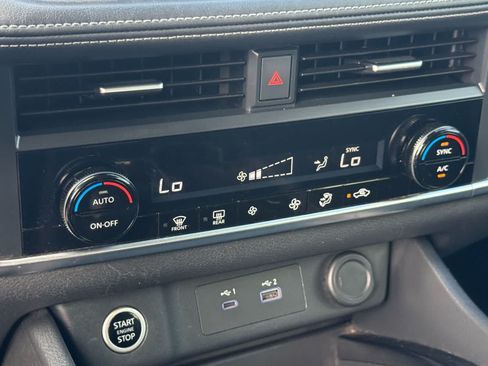 Used 2023 Nissan Rogue SV FWD image 25