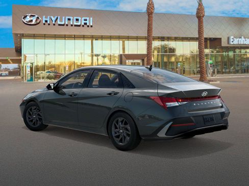 New 2026 Hyundai Elantra Hybrid FWD image 5