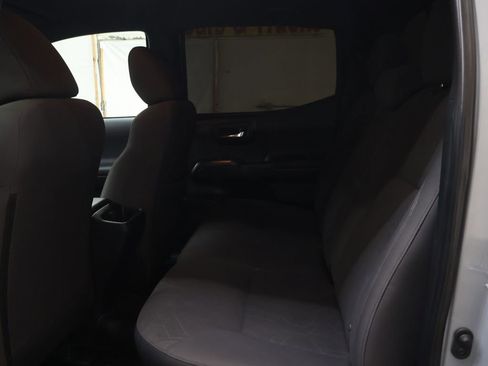 Used 2019 Toyota Tacoma TRD Off-Road image 15