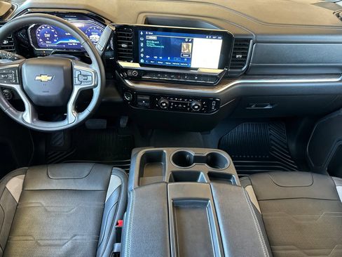 Certified 2025 Chevrolet Silverado 1500 LT AWD/4WD image 14