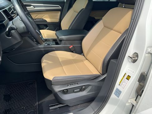 Used 2021 Volkswagen Atlas Cross Sport SEL R-Line FWD image 16