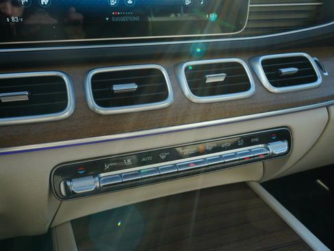 Used 2022 Mercedes-Benz GLS 450 4MATIC image 38