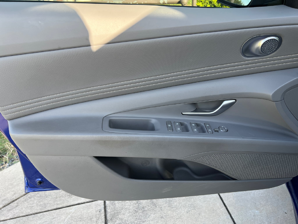 Certified 2025 Hyundai Elantra SEL FWD image 16