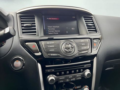Used 2019 Nissan Pathfinder S image 44