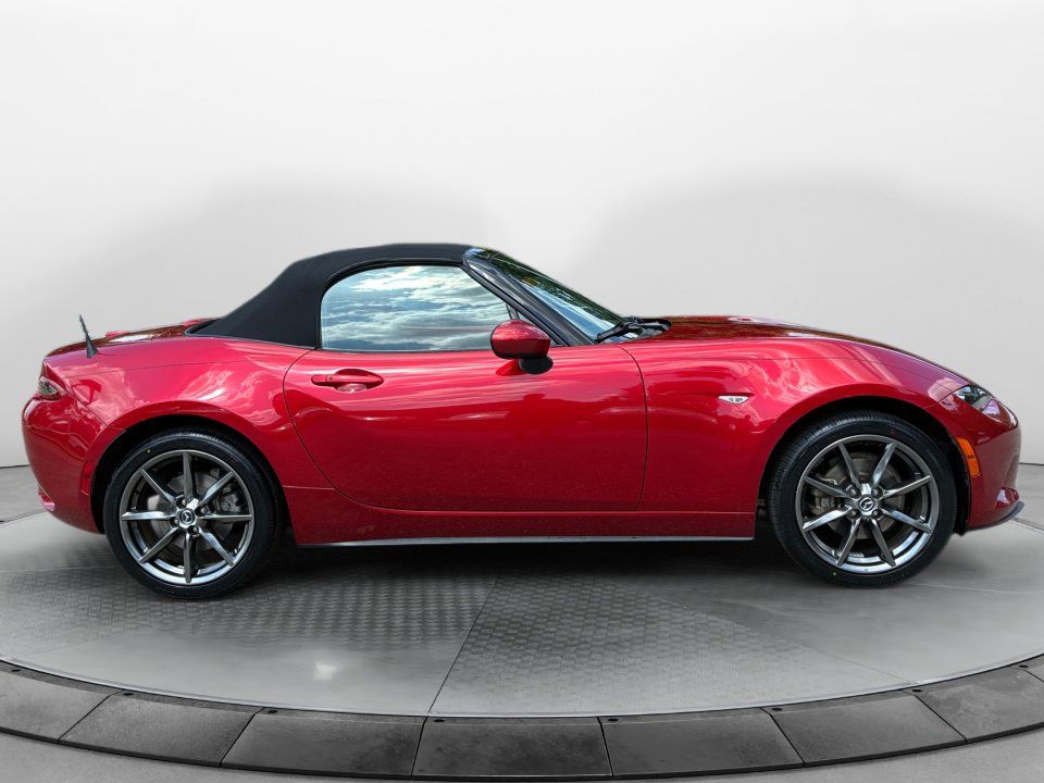 Used 2016 MAZDA MX-5 Miata Grand Touring RWD image 8