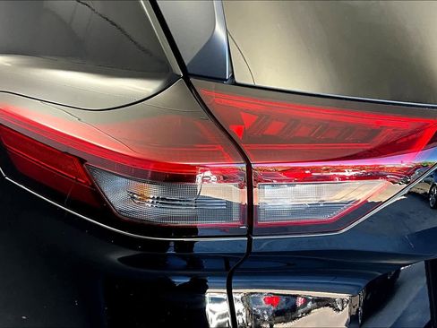 Certified 2023 Nissan Rogue S image 29