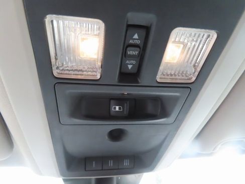 Used 2014 RAM 2500 Limited image 33