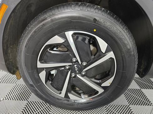 Used 2023 Kia Sportage LX image 11