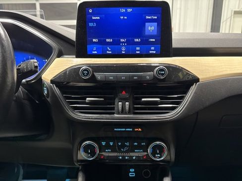 Used 2022 Ford Escape Titanium w/ Titanium Elite Package image 9