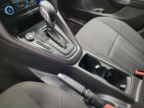 Used 2017 Ford Focus SE FWD image 26