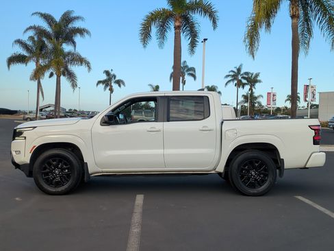 Used 2023 Nissan Frontier SV w/ Midnight Edition Package image 5