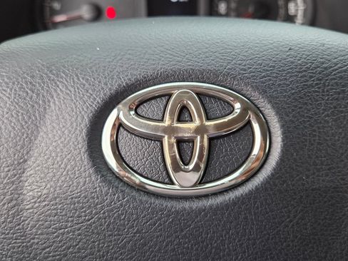 Used 2018 Toyota Tacoma SR RWD image 27
