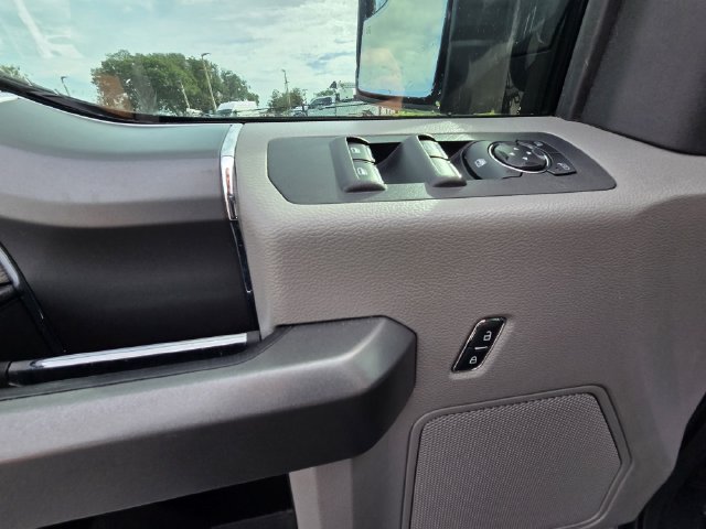 Used 2016 Ford F150 XLT w/ Equipment Group 302A Luxury RWD image 10