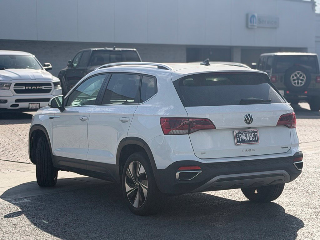 Used 2024 Volkswagen Taos SE AWD/4WD image 2