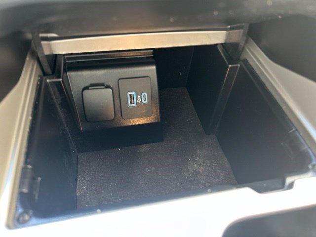 Used 2023 Ford Explorer XLT AWD/4WD image 32