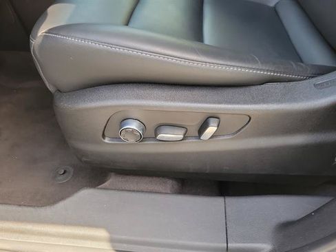 Certified 2025 Cadillac XT4 Premium Luxury FWD image 54