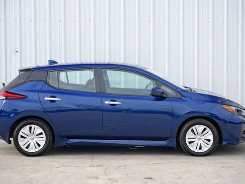 Used 2025 Nissan Leaf S image 45
