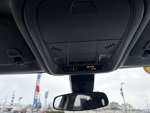 Used 2024 Chevrolet Equinox LT image 28