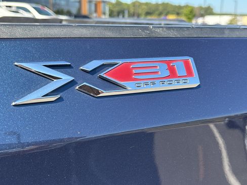 Used 2022 GMC Sierra 1500 SLT AWD/4WD image 7