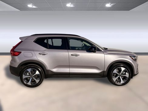 Certified 2026 Volvo XC40 B5 Core w/ Climate Package AWD/4WD image 8