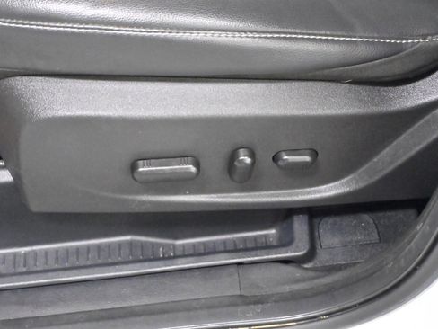 Used 2018 Ford Escape SEL w/ Ford Safe & Smart Package image 9