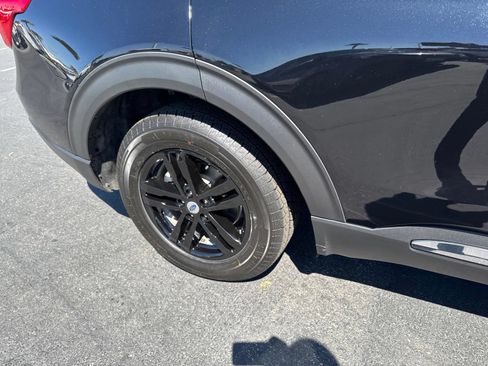 Used 2021 Ford Explorer XLT RWD image 23