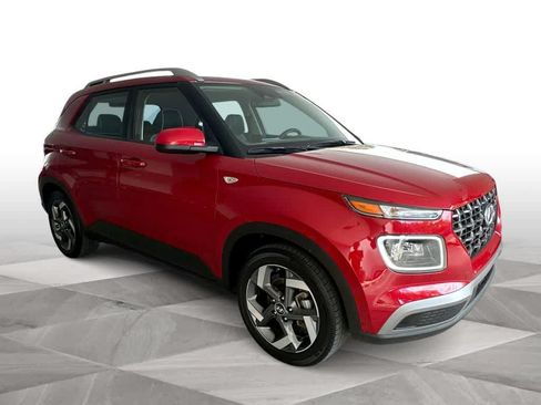 Used 2023 Hyundai Venue Limited w/ Cargo Package FWD image 2